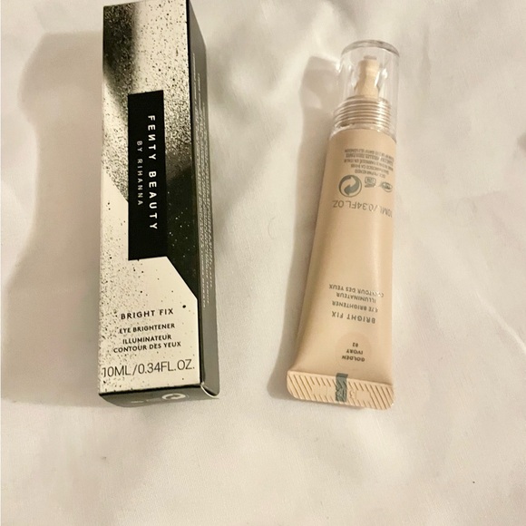 Fenty Beauty by Rihanna bright fix eye highlighter 02 Golden ivory - Picture 4 of 6